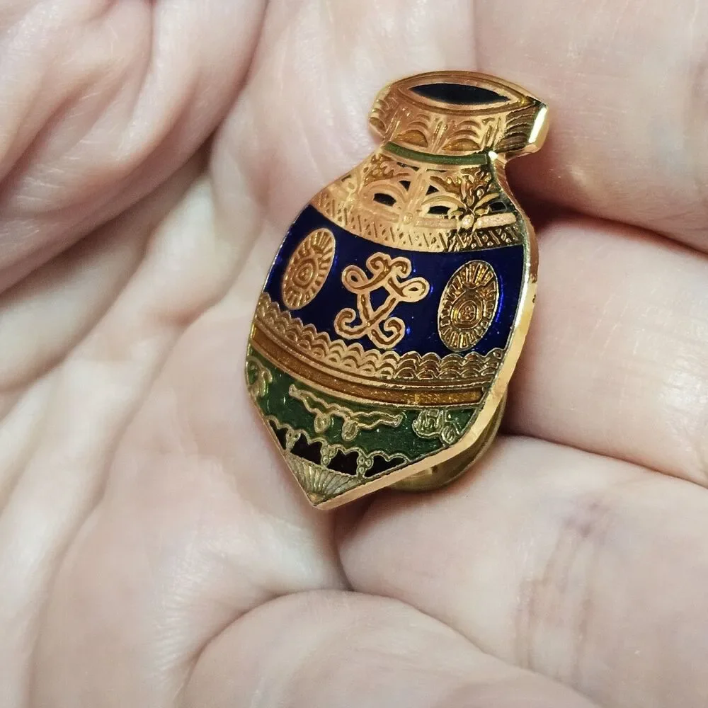 The Pin Place Vintage Gold Tone Blue Enamel Vase Urn Pin Enamel Hat Lapel